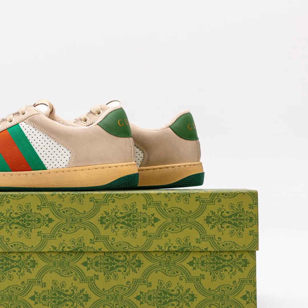 Factory price 580 [Higher version] GUCCI casual sports distressed small dirty shoes, polished cowhide fabric, hand-made distressed effect!  Original terry cloth, delicate, soft, comfortable and breathable. Privately molded steel-stamped two-color original TPU outsole (lower layer is wider, upper layer is narrower) to differentiate the wrong version of the outsole in the market. Fabric, material, outsole, detail comparison SIZE: 34-41, 38-45 regular size (women's 34, 41, men's 38, 45 customized, non-returnable and non-exchangeable) (women's colors and men's models need to be customized)